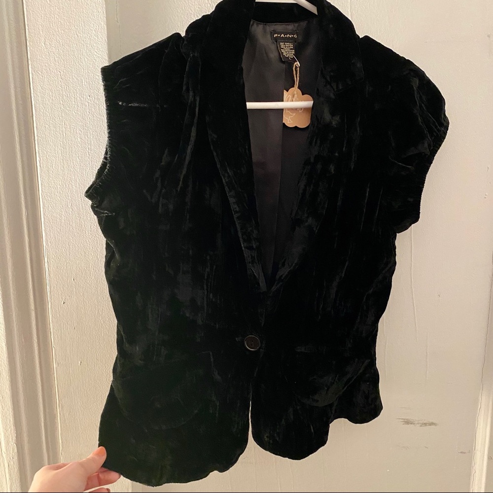 Black velvet blazer, short sleeve
